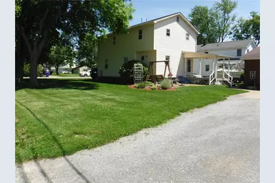 229 Spruce St, Zelienople, PA 16063 - Photo 9