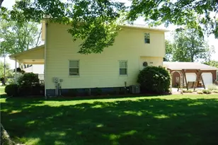 229 Spruce St, Zelienople, PA 16063 - Photo 3