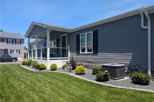 19 Thompson St, Latrobe, PA 15650 - Photo 1