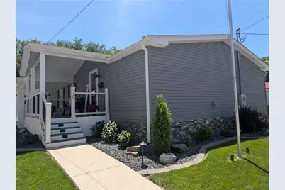 19 Thompson St, Latrobe, PA 15650 - Photo 3