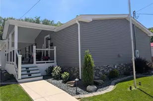 19 Thompson St, Latrobe, PA 15650 - Photo 3