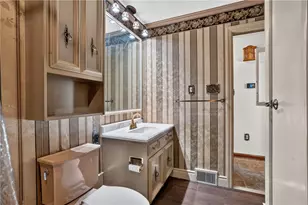 246 Arthur St, Zelienople, PA 16063 - Photo 15