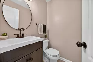 719 Marvle Valley Dr, Bethel Park, PA 15102 - Photo 21