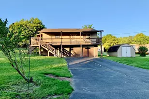 23 Circle Dr, Hanover Township, PA 15021 - Photo 3