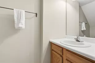 231 Commons Dr, Oakmont, PA 15139 - Photo 33