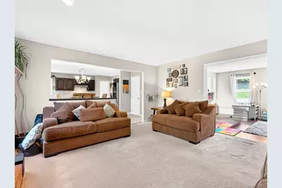 7020 Franklin Rd, Seven Fields Boro, PA 16046 - Photo 9
