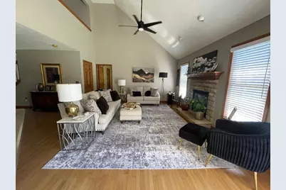 2416 Pebble Creek Court Court, Hermitage, PA 16148 - Photo 11