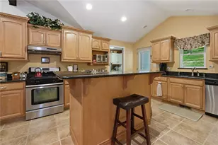 225 Woodcroft Rd, Economy, PA 15005 - Photo 3