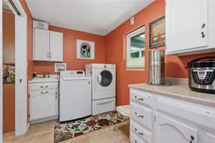 225 Woodcroft Rd, Economy, PA 15005 - Photo 17