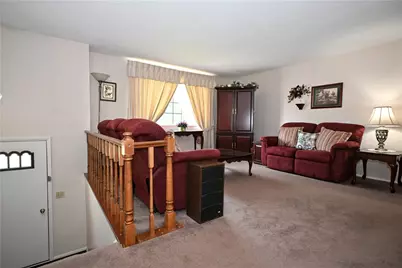 1264 Armstrong Dr, South Park, PA 15129 - Photo 5