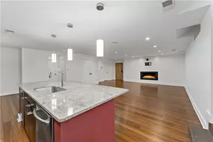 1822 Harcum Wy, Pittsburgh, PA 15203 - Photo 11