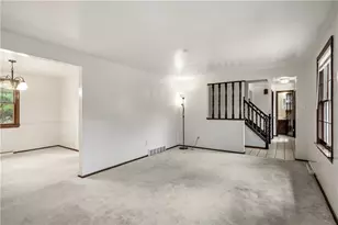 6111 Great Dane Dr, Bethel Park, PA 15102 - Photo 9