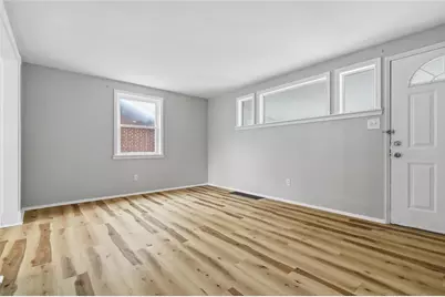 110 Dunbar Drive, Wilkins Township, PA 15235 - Photo 5