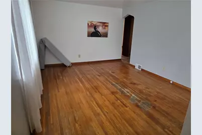 123 Broadlawn Dr, Elizabeth Twp/Boro, PA 15037 - Photo 3