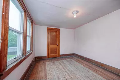 412 Old Zelienople Rd, Franklin Township, PA 16117 - Photo 25