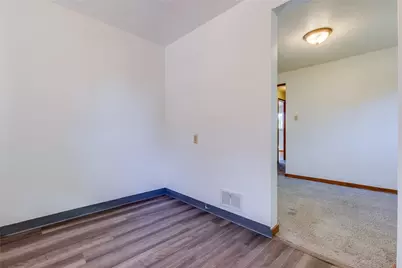 631 Charlotte Dr, Pittsburgh, PA 15236 - Photo 15