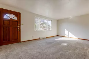 631 Charlotte Dr, Pittsburgh, PA 15236 - Photo 7