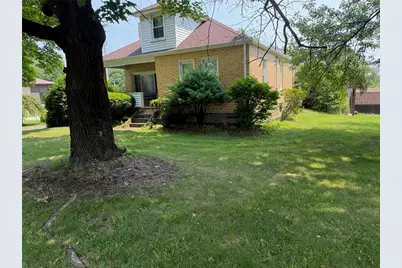600 Edgewood, Washington Township, PA 15613 - Photo 1
