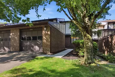 2828 Bingham Dr, Pittsburgh, PA 15241 - Photo 3