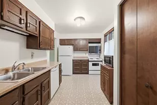 2828 Bingham Dr, Pittsburgh, PA 15241 - Photo 15