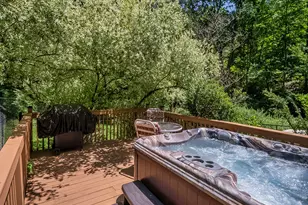 2951 Phillips Dr, Lower Burrell, PA 15068 - Photo 13