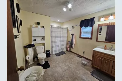 1110 Sunrise Dr, Neshannock Township, PA 16105 - Photo 9