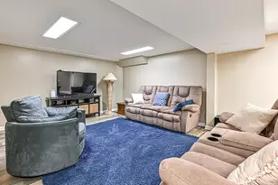 108 Longmount Dr, Ross Twp, PA 15214 - Photo 17