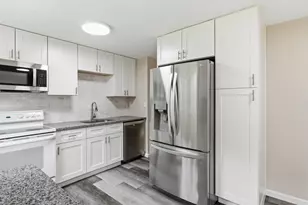 5255 Elmwood Dr, Pittsburgh, PA 15227 - Photo 11