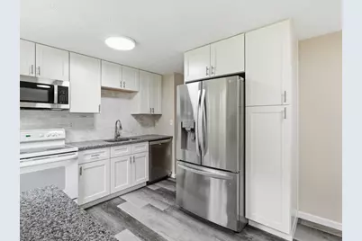 5255 Elmwood Dr, Pittsburgh, PA 15227 - Photo 9