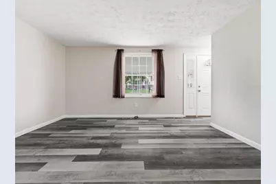 5255 Elmwood Dr, Pittsburgh, PA 15227 - Photo 5