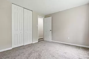 5255 Elmwood Dr, Pittsburgh, PA 15227 - Photo 17