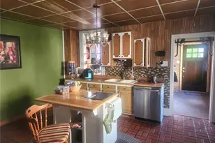 223 Hoeveler, Springdale Boro, PA 15144 - Photo 5