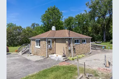 1065 University Dr, Connellsville, PA 15425 - Photo 9