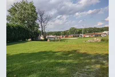 000 Ohio Ave, Jeannette, PA 15644 - Photo 3