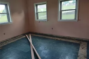 1035 Ohio St, Jeannette, PA 15644 - Photo 13