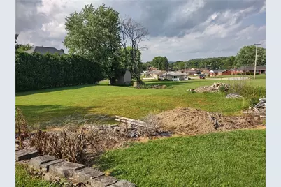 1035 Ohio Street, Jeannette, PA 15644 - Photo 5
