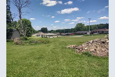 1035 Ohio Street, Jeannette, PA 15644 - Photo 9