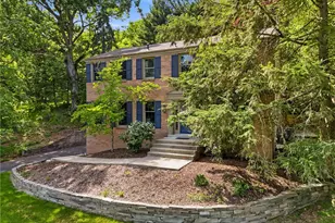 303 Cornwall Dr, Pittsburgh, PA 15238 - Photo 3