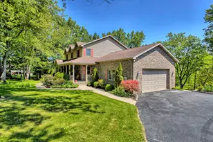 1413 Colony Dr, Hempfield Township, PA 15601 - Photo 5