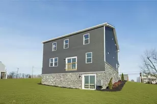 1036 Lindsay Rd, Scott Township, PA 15106 - Photo 35