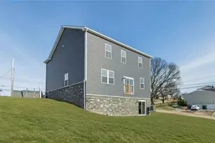 1036 Lindsay Rd, Scott Township, PA 15106 - Photo 33