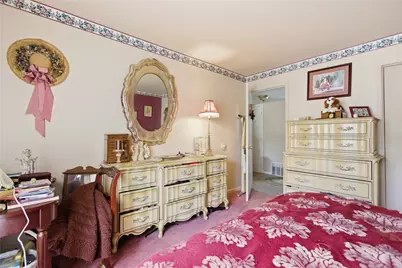 920 Margarite Dr #J, Scott Township, PA 15216 - Photo 7