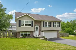 410 Lawnview Ave, Neshannock Township, PA 16105 - Photo 1