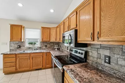 410 Lawnview Ave, Neshannock Township, PA 16105 - Photo 3