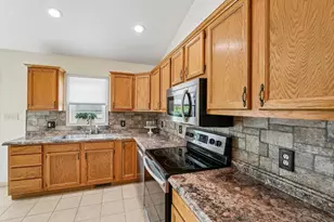 410 Lawnview Ave, Neshannock Township, PA 16105 - Photo 3