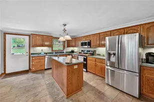 121 Spillway Ln, Oakland Township, PA 16001 - Photo 9