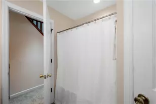 185 Old Village Ln, Bethel Park, PA 15102 - Photo 25