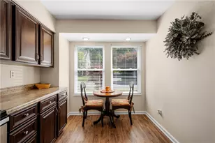 185 Old Village Ln, Bethel Park, PA 15102 - Photo 15