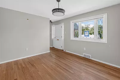 1025 Catherine Dr, Conway, PA 15027 - Photo 3