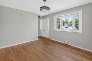 1025 Catherine Dr, Conway, PA 15027 - Photo 3